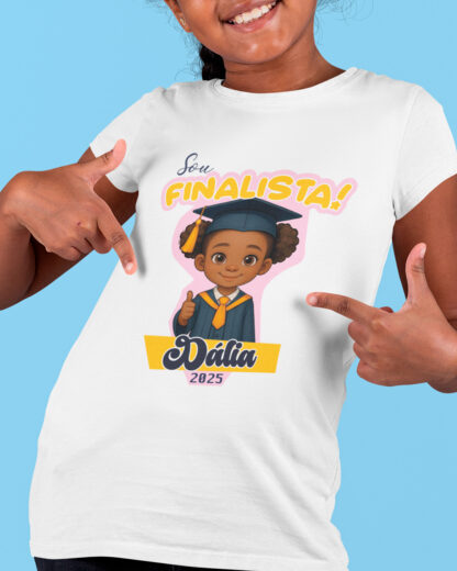 Sou finalista! Menina Africana